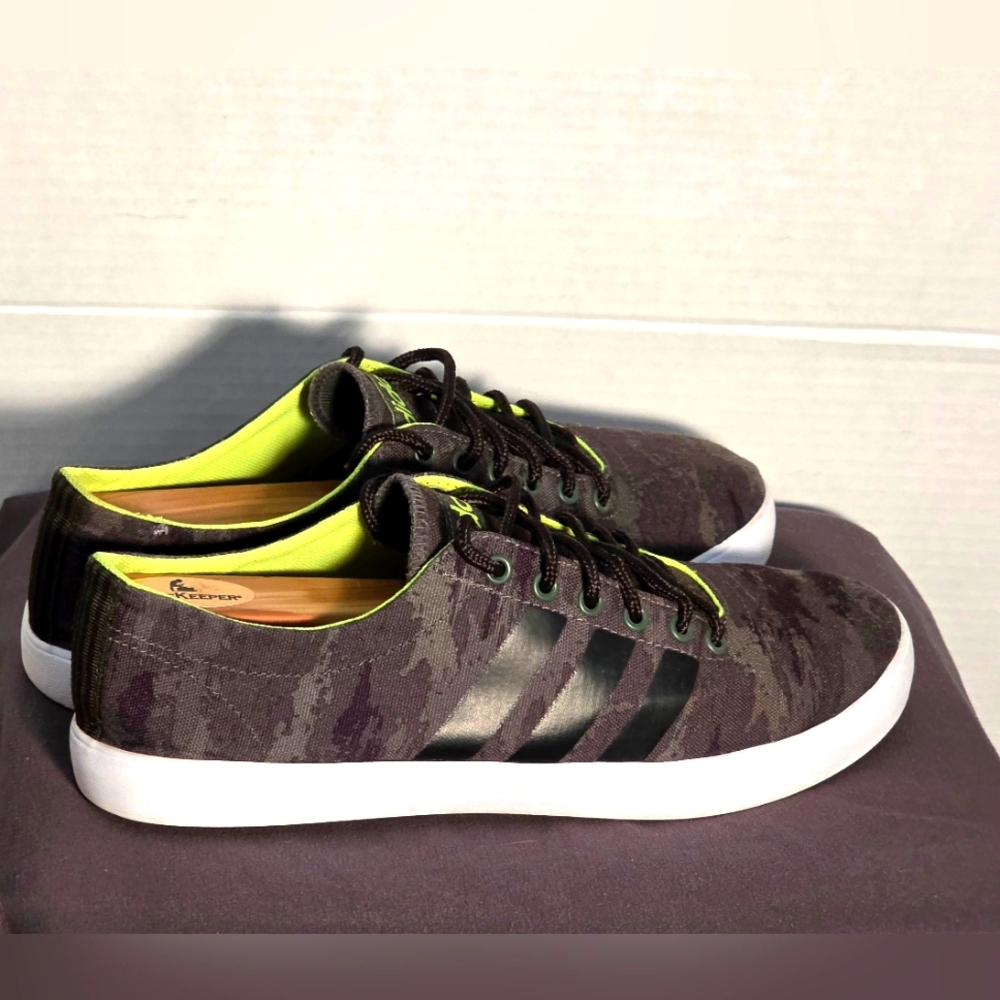 Adidas 2015  Sneakers Camo Neon Green Mens Size 8
